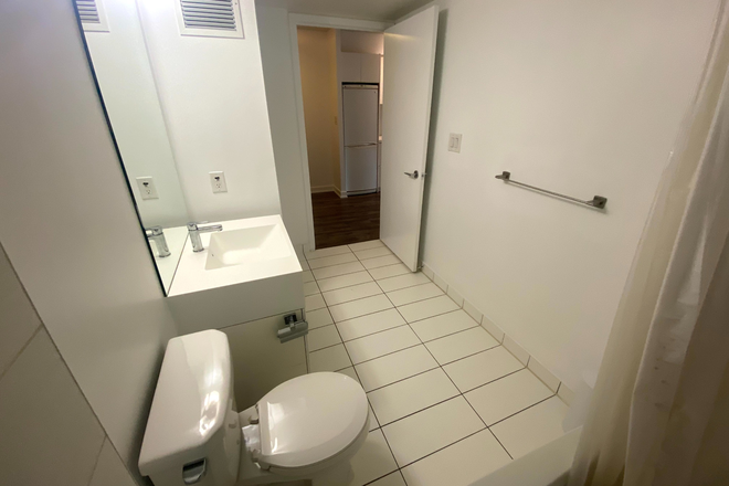 Bathroom - STUNNING 2BED Condo 1 BATH – Entire Unit (No Sharing) | Downtown | Near UofT | June 1