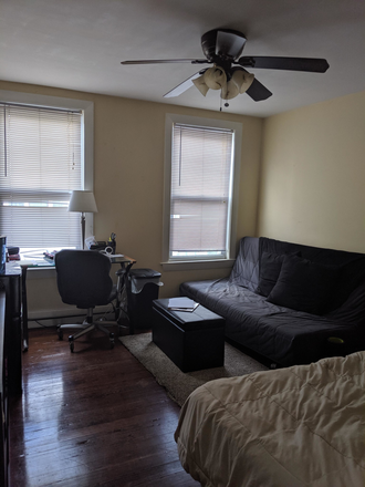 living - 163 CALUMET # 3 7 BED SEPT 1 Apartments