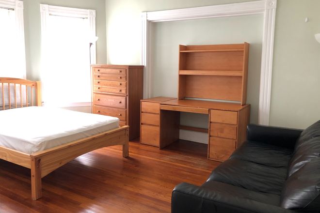 bedroom - Furnished rooms near Harvard, MIT and MGH, convenient commute to Northeastern,  Available 8/16/2025