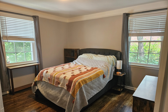 Bedroom for rent - Condo close to campus (Utilities Included)