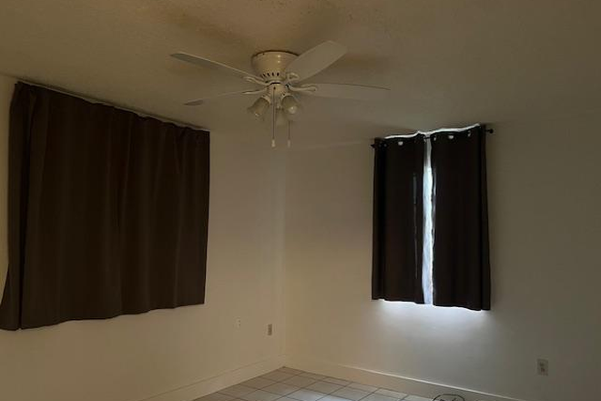 bedroom - Walk to the University of Miami - House for Rent  1540 Baracoa Ave Coral Gables 33146.