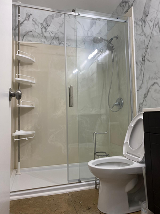 Bathroom - 3 Minute Walking Distance to USF Main Campus Lone Mountain 2-Bedroom Apt w 1 Bath for 2  USF Student