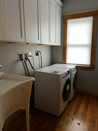Laundry - Beautifull 4 bed/ 3 bath In Brookline. Apartments