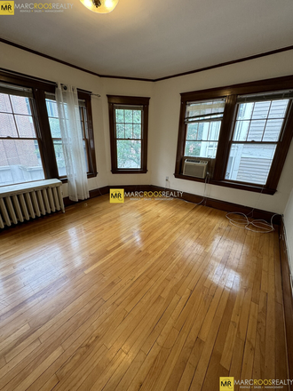 Living room - Story St 1 Bed Harvard Sq