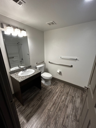 Bathroom - Holleman Crossing 2x2 Sublet