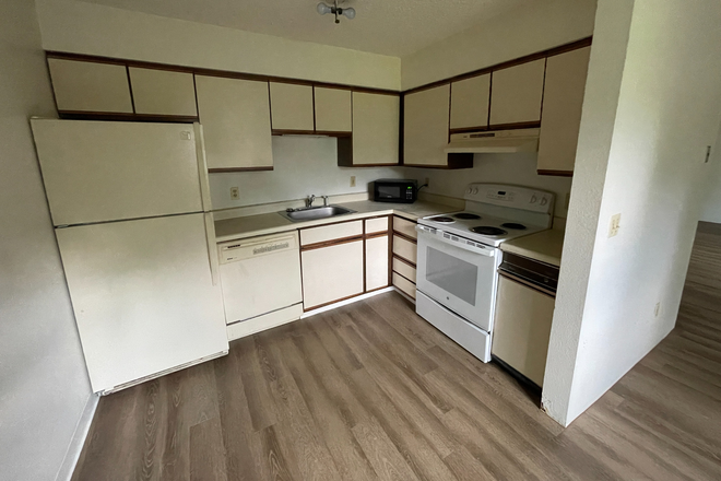 3 - AUGUST PRE-LEASING: 2905 Shadow Creek Dr #C202 Condo