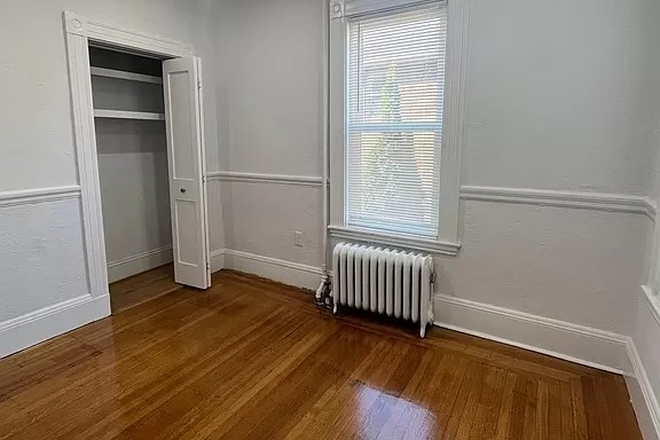 Bedroom1 - City Views! Large Bedroom seconds to Green B Line Townhome