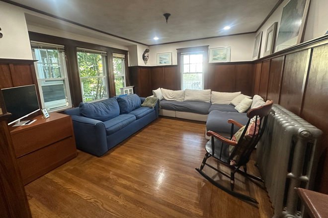 Spacious living room - Spacious 3 bedrooms 2 fullBth APT furnitured LV Dining Laundry in unit ~1 mile to Harvard