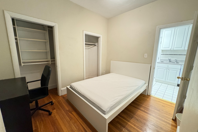 room 1 - 45 Westland Condo