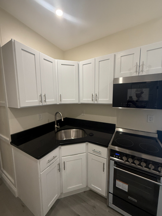 . - Brand new 2-bed on Burbank! Move in date flexible! NOW-9/1/25 move in date. Contact 617.512.5822 Apartments