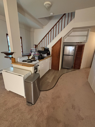 Kitchen - 318 Wynn Lane Apartments