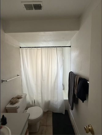 bathroom - Green Apartments