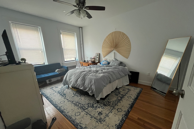 Available bedroom - Large Bedroom on NEU Campus Available for Sublet Apartments