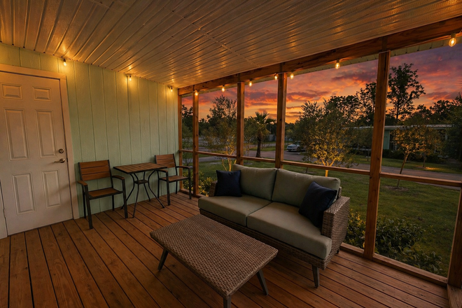 Screened Porch for Outdoor Living + Extra Storage - Private Tiny House in The Grove
