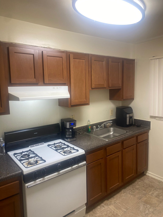 Furnish Kitchen - Graduate Gardens Apartments