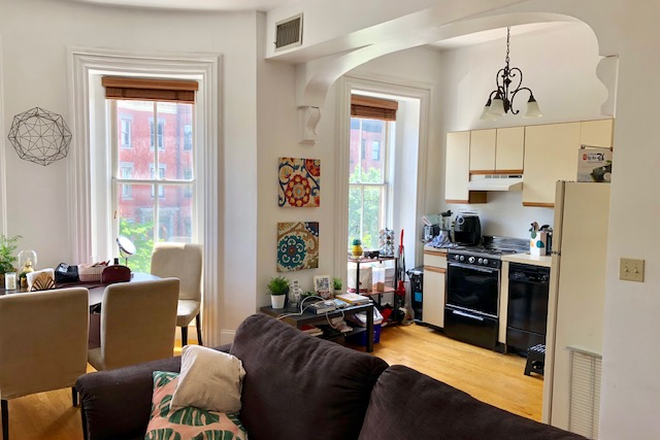 LIVING ROOM/KITCHEN - NO BROKER FEE - TWO BEDROOM CONDOMINIUM AVAIL. AT 523 COLUMBUS AVE. IN THE SOUTH END FROM 8/1/25