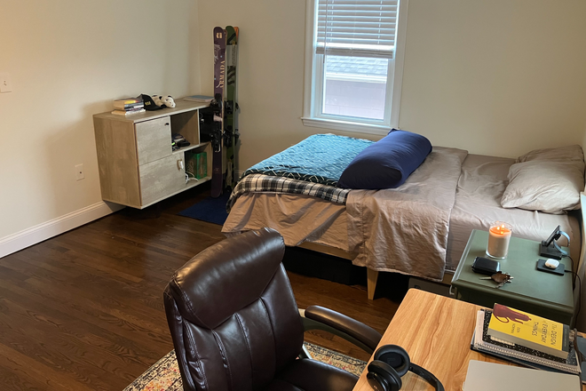 Bedroom - Furnished Bedroom with Private Ensuite Bath Avail 05/10 House