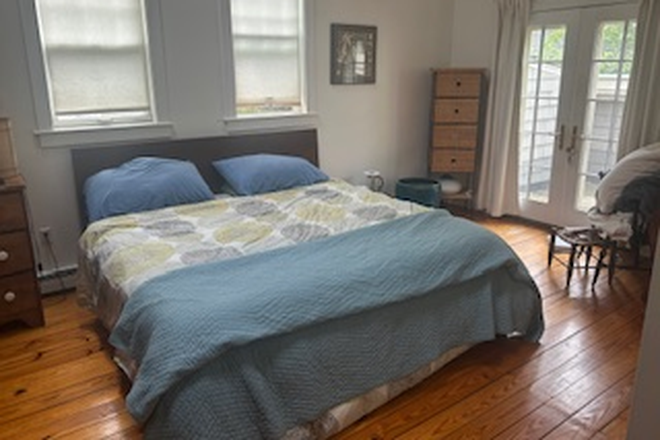 master bedroom - Unique Cambridge Bungalow House