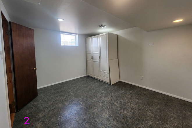 Bedroom 2 - Two Rooms Available in House Close to Campus