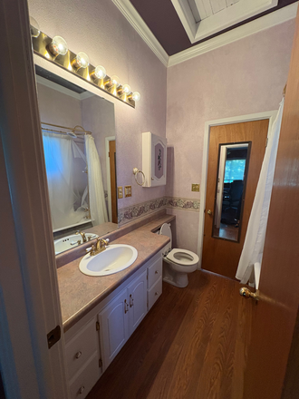 Your Sink - Private Bedroom & Attached Private Bathroom Near CMU House