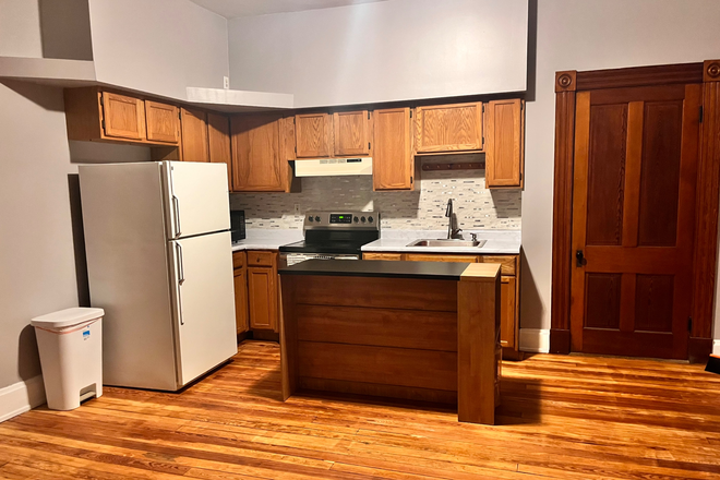 Kitchen - 133 Parker st Apartments