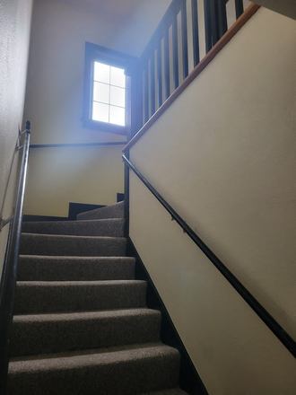 Stairway - Cozy home right across from campus