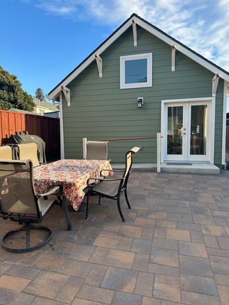 front of cottage - Bella Vista Cottage