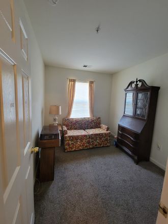 bedroom - Single Room Available in Towson Townhouse – Oct 2026 to June 2027