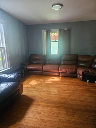 Common Area - All inclusive furnished house on bus line