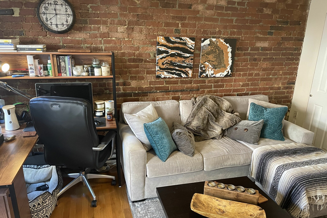 . - Front facing 1-bed on Symphony Rd. Available 1/1/26. Contact Will McGowan 617.512.5822