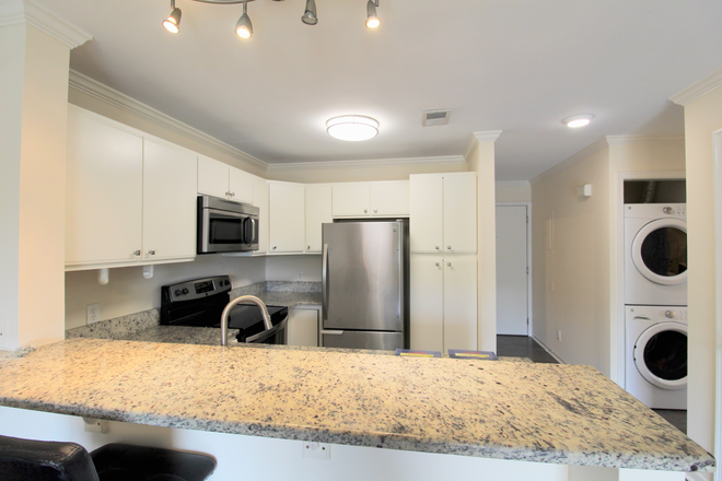 Kitchen - Hunters Ridge - 4 bedroom, 2 bath condo - Now Preleasing for 26-27 school year!