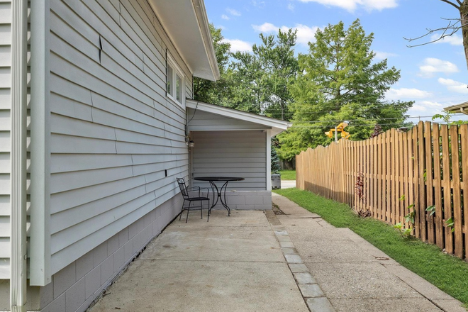 Side Yard - 1912 Indian Trail Dr - '26-'27 House