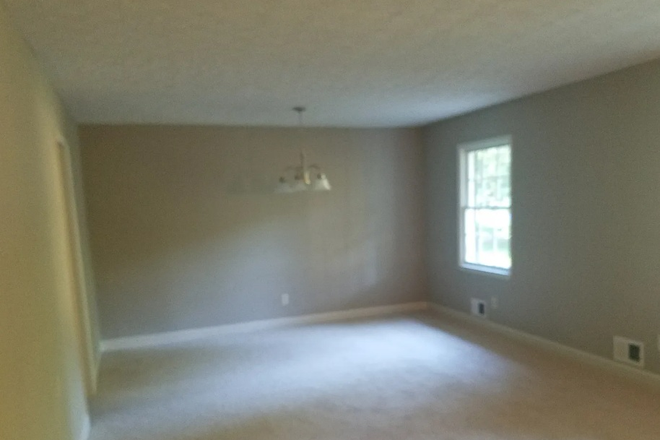 living room - Student Housing Rooms for Rent, 5.4 miles from Marietta campus, Marietta House