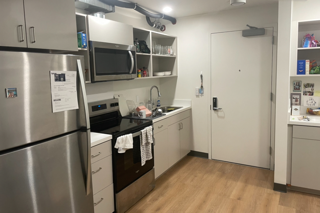 Kitchen - Fully furnished summer sublet at Hale Haukani Apartments