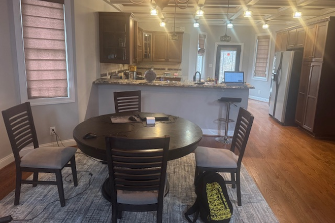 Dining - Creekview Court Residence: Rooms for Rent