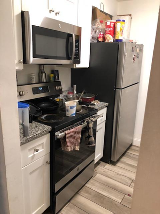 KITCHEN - **CLOSE TO NU * 2 BED 09/01 COLUMBUS AVE * Apartments