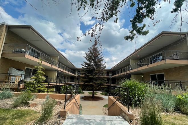 Courtyard - Spacious 1 Bed/1bath close to CU with Reserved Parking
