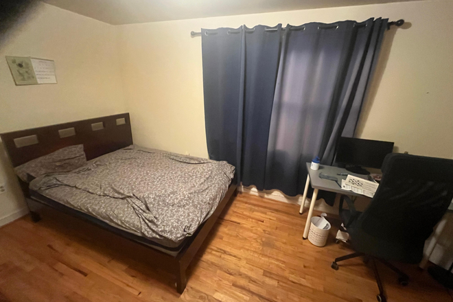Bedroom - Private room in shared house