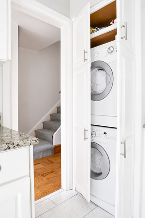 Laundry machines in the kitchen - 2BD/2.5BA Furnished Townhouse ideal for Visiting Professionals. Bi-weekly cleaning included