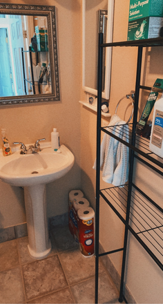 Bathroom - Large Modern Home - Young Professionals. Movie Room. Pool. Game Room. Furnished Bedroom - Optional