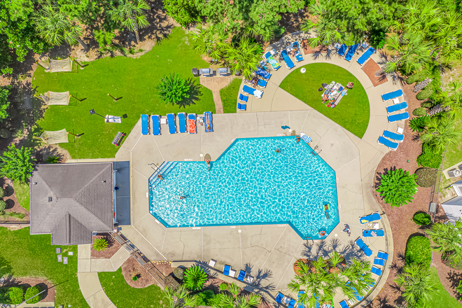 Aerial Pool - CampusWalk
