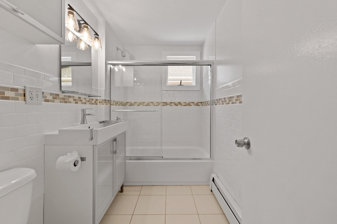 Bathroom 1 - Must See: Nice bedrooms in an updated gorgeous 6-BR apartment the Sought-after Tufts Neighborhood