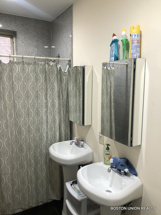 Call/text 602-317-9877 for a showing. - 9-1-25 / NO BROKER FEE 2BR / RENOVATED KITCHEN AND BATH / EXPOSE BRICK!!