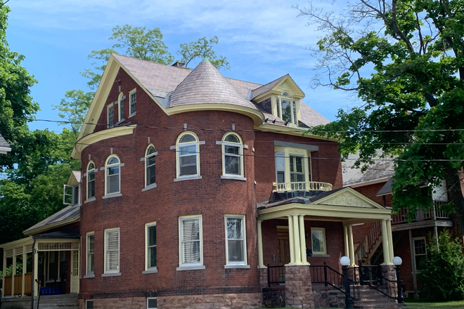 Outside Street View - Sunny, Stunning and Charming 2nd-Floor Victorian 1-Bedroom Apt Featuring Historic Tower Living Room