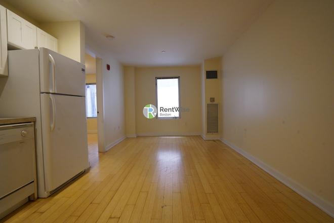 1 - AVAIL NOW-Boylston 1bed Student OK. NO FEE Apartments