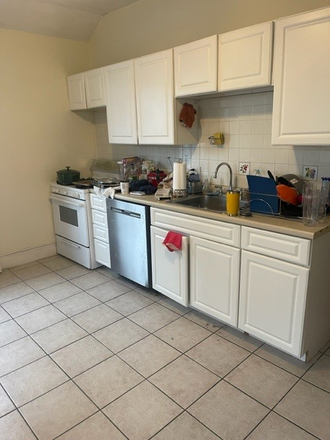 Call NOW for showings! 617-236-8550 - NAPLES RD - HUGE 3BR/1BA IN PACKARDS CORNER AREA W/ IN UNIT W/D, HW INC, RNTL PRKNG FOR *9/1/2025* Apartments