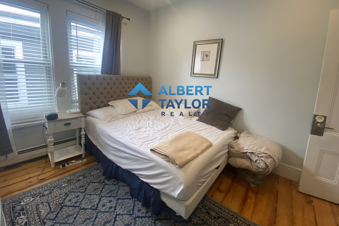 Bedroom #4 - Spacious top-floor 3 Bed on Western Ave!!