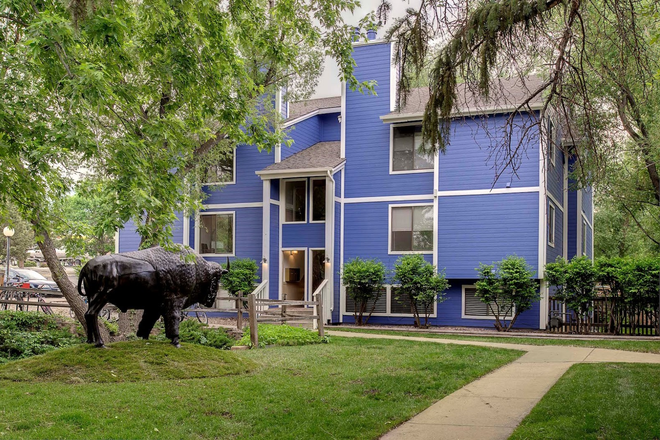 Green Space Outside - Buffalo Canyon Apartments