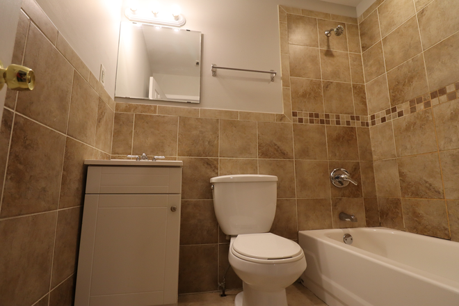 Bathroom - Temple Villas - 1848 N 17th Street