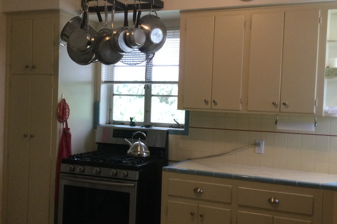 2 - 49 Street Room (Females only) House